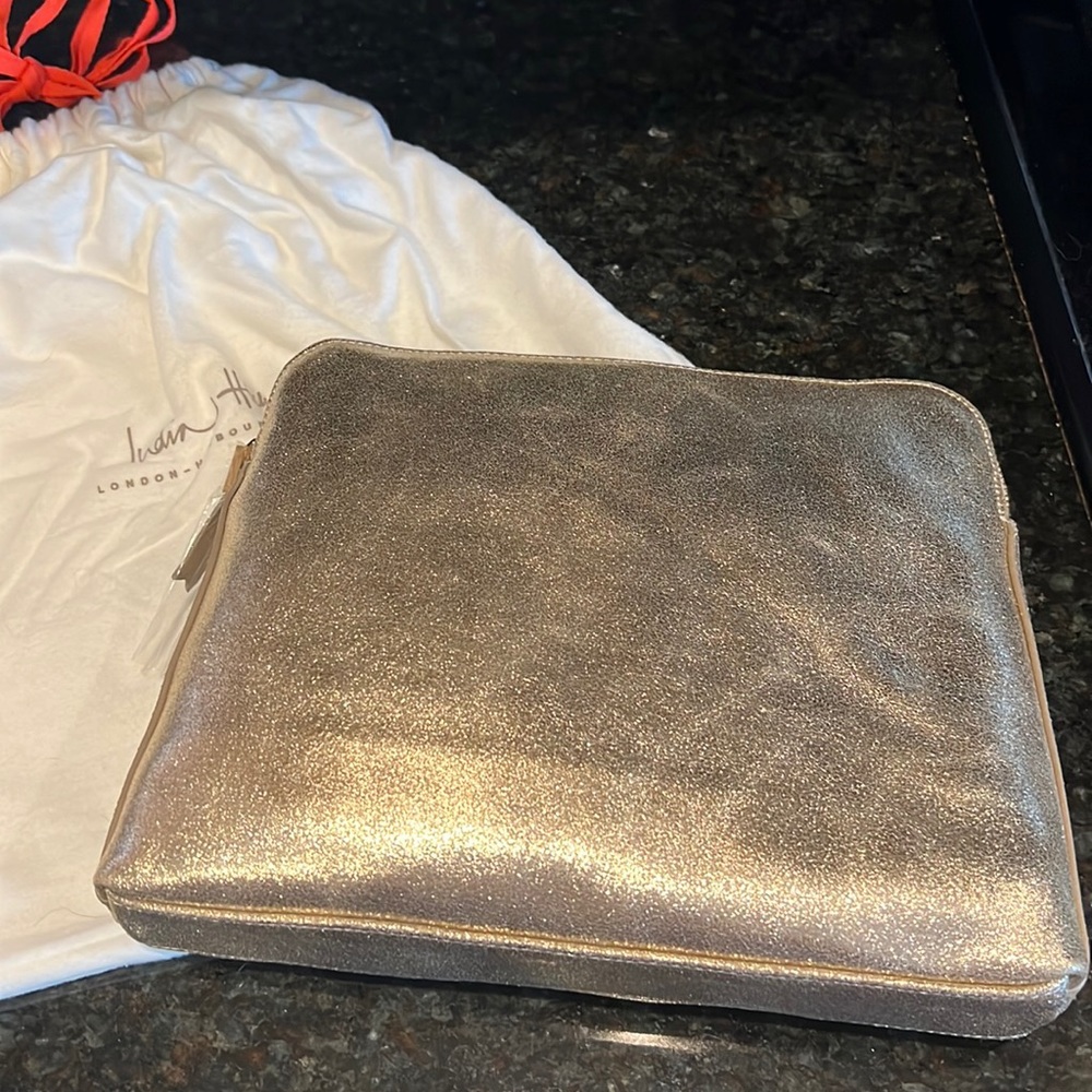 NWT India Hicks Insider in Gold Metallic